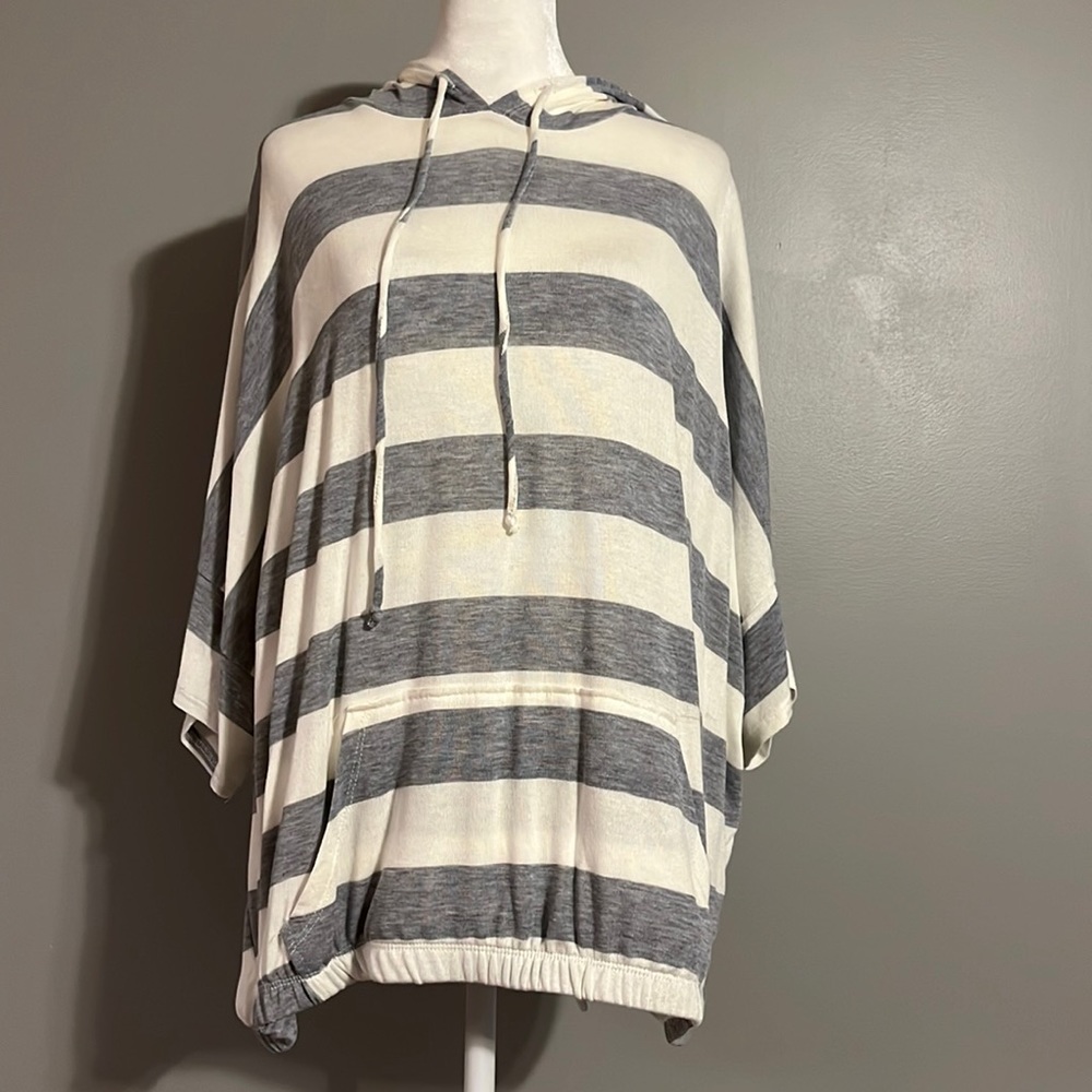 Hopely Gray and Cream Hooded Top, Size Medium